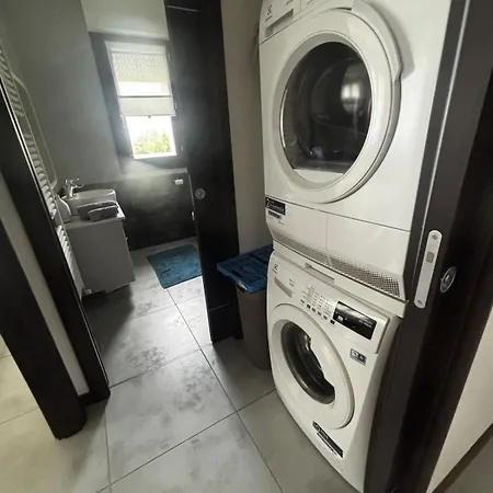 Apartment New A Stone's Throw From The Fair *